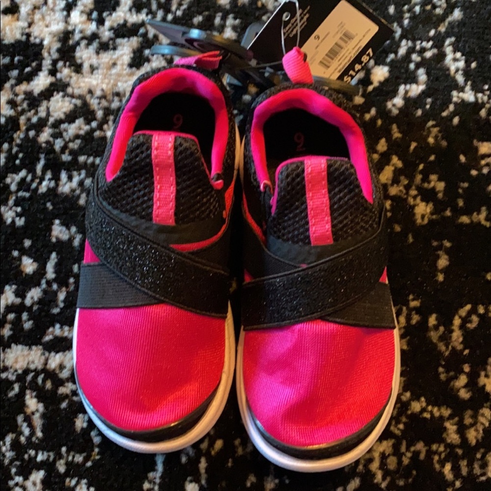 Slip on tennis shoes